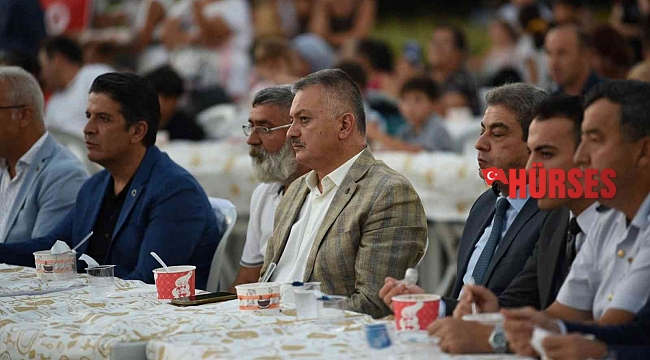 Vali Yazıcı,Döşemealtı'nda aşure lokması etkinliğine katıldı