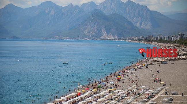 Antalya'da deniz suyu ve hava sıcaklığı eşitlendi