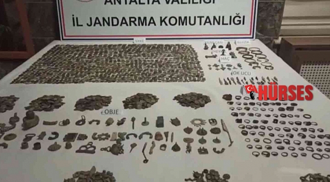 Antalya'da jandarma 3 bin 331 parça tarihi eser ele geçirdi