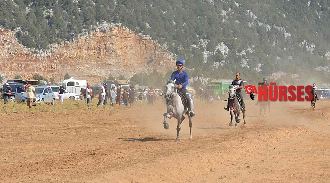 Antalya'da rahvan atlar nefes kesti