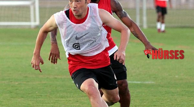 Antalyaspor 10 yeni transfer yaptı, 13 oyuncuyla yollar ayrıldı