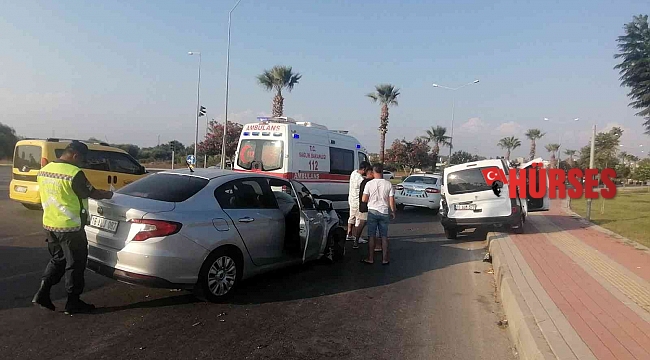 Antalya'ya tatile gelen kuzenler, dönüş yolunda birbirlerine çarptı