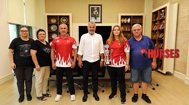 Başkan Sözen Kick Boks şampiyonunu ağırladı