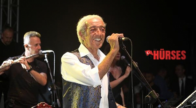 Edip Akbayram, Açık Hava'yı coşturdu