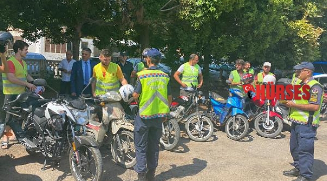 Jandarma reklektifli yelek dağıttı
