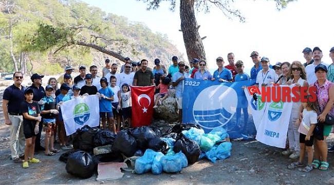 Kemer'de kıyı temizliği yapıldı
