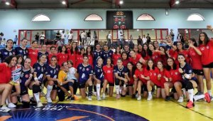 Mavi Kelebekler, yeni sezona galibiyetle başladı