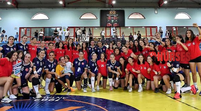 Mavi Kelebekler, yeni sezona galibiyetle başladı
