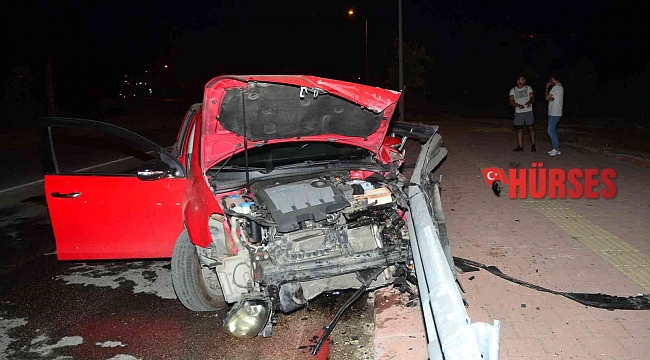 Otomobilin hurdaya çıktığı kazada ölümden dönen yolcu hava yastığı şaşkınlığı yaşadı