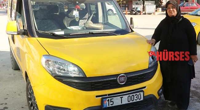 Taksici Sebahat'in önceliği direksiyonu kadın şoföre devretmek