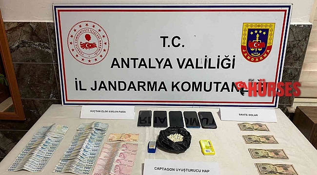 Uyuşturucu satıcıları jandarmadan kaçamadı
