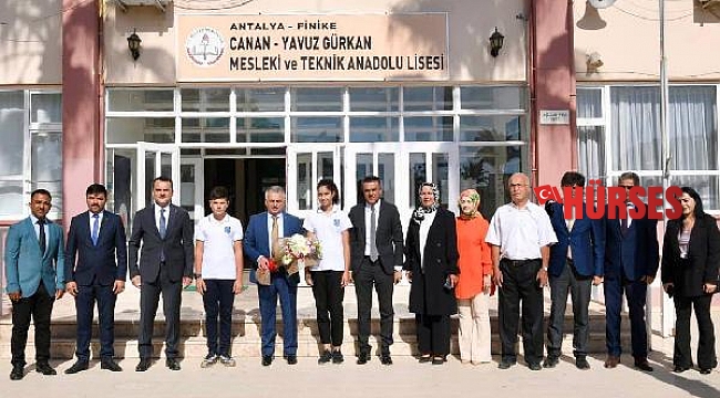 Vali Yazıcı, Finike'de öğrenci ve öğretmenlere AHENK'i anlattı