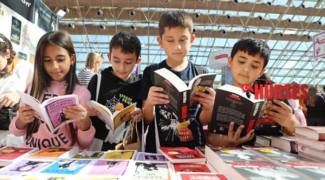 12. Antalya Kitap Fuarı dolu dolu geçiyor