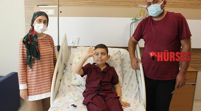 14 yaşındaki Berkay, böbrek nakliyle yaşama tutundu