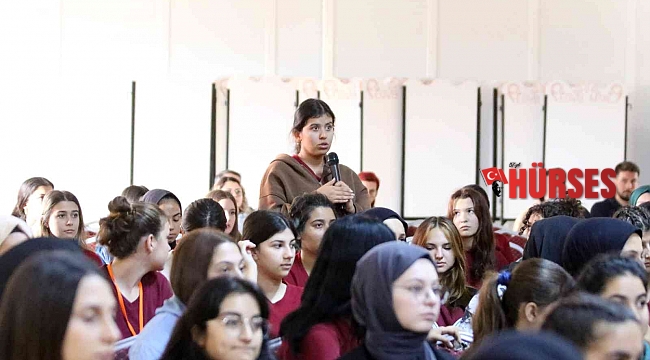 Alanya Belediye Başkanı Yücel, öğrencilerle bir araya geldi
