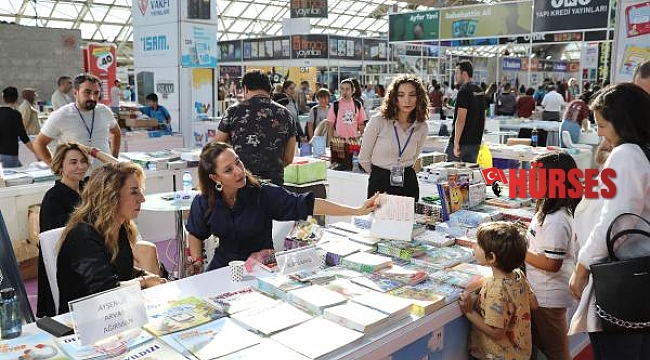 Antalya Kitap Fuarı'nın 5'inci gününde ziyaretçi rekoru