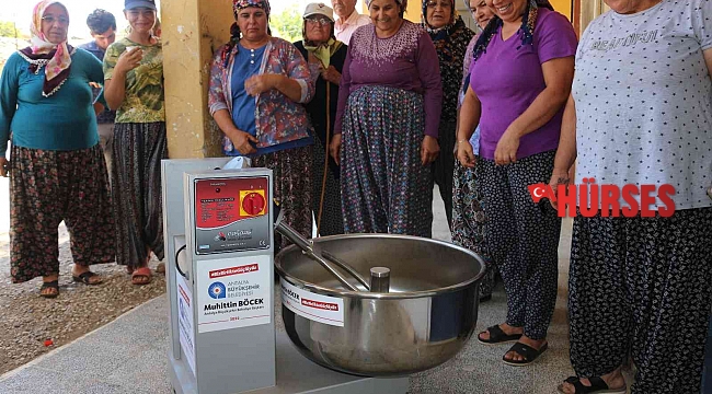 Büyükşehir'den Serik'e hamur yoğurma makinesi desteği