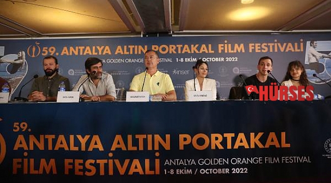 Dünya prömiyeri Cannes'da, Türkiye prömiyeri Altın Portakal'da