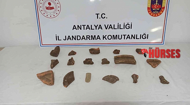 Jandarmadan kaçak kazıya suçüstü: 2 gözaltı