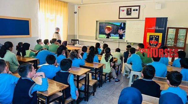 Mahremiyet ve akran zorbalığı eğitimi verildi