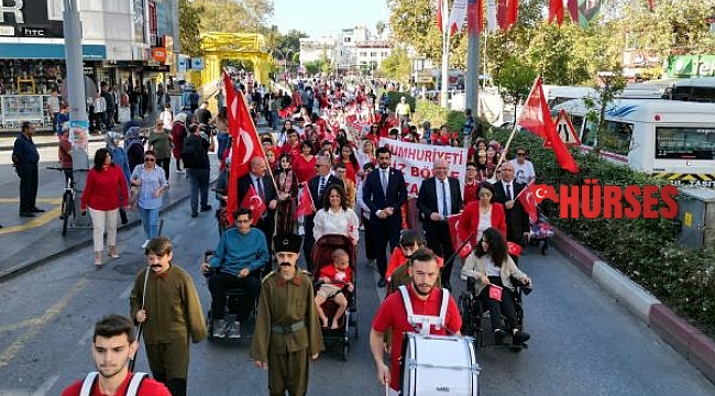Manavgat Belediyesi'nin eğitim kurumları 29 Ekim'i coşkuyla kutladı