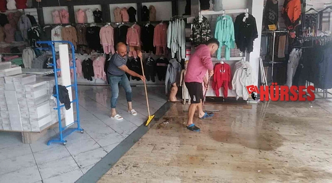 Manavgat'ta sağanak yağmur ve dolu etkili oldu