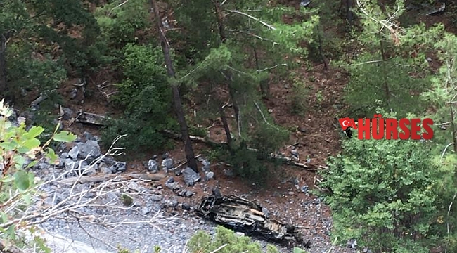 Uçuruma yuvarlanan araçtan atlayarak kurtuldu, eşi hayatını kaybetti