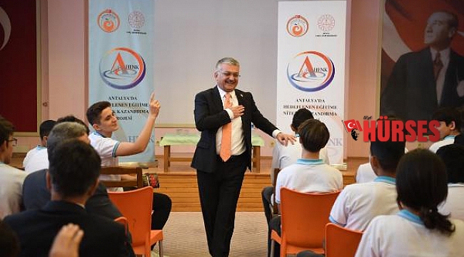 Vali Yazıcı: Sizi temsil eden en önemli şey kişiliğinizdir