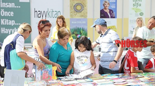 12. Antalya Kitap Fuarı'na 1 milyonu aşkın ziyaretçi