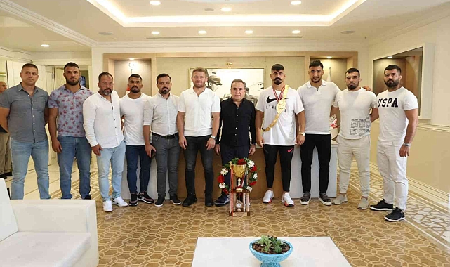 Antalya Büyükşehir güreşçileri sezona damga vurdu