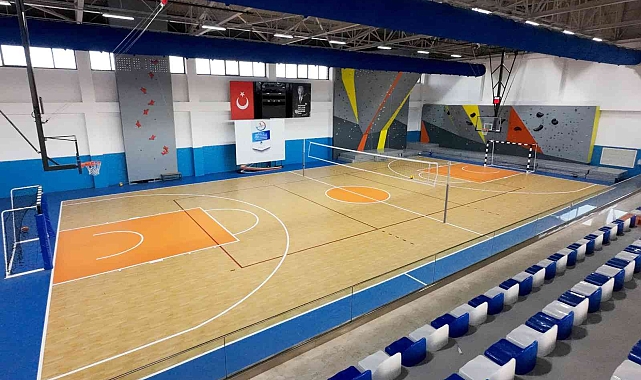 Antalya OSB'de kadın çalışanlar için voleybol turnuvası