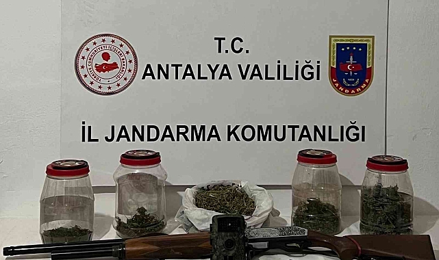 Antalya'da 900 gram esrar ele geçirildi