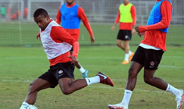Antalyaspor, Dünya Kupası arasına galibiyetle gitmeyi hedefliyor