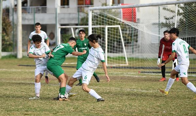 Demrespor U18, DSİ'yi 4 golle geçti