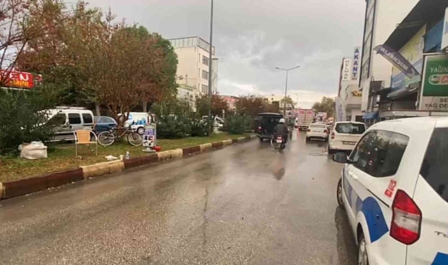 Dilendirilirken kaldırımda ayağı takılıp düşen küçük çocuk aracın altında kaldı