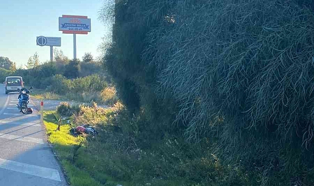Kazada motosikletiyle şarampole yuvarlanan sürücüyü itfaiye eri buldu