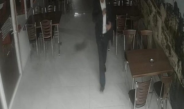 Restorandan hırsızlık kamerada