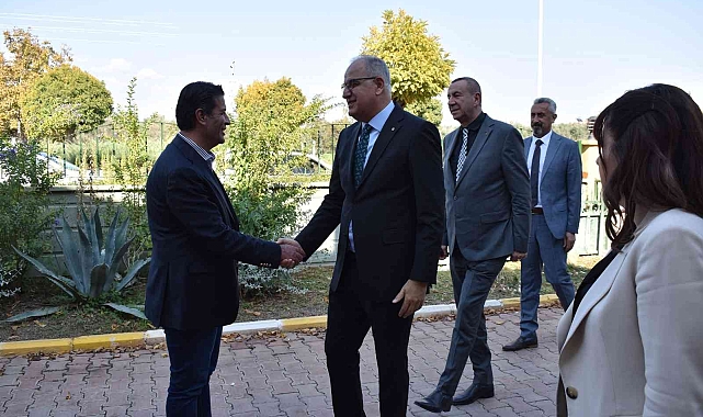 Turgay Genç: "Kadın voleybol takımımız gururumuz"