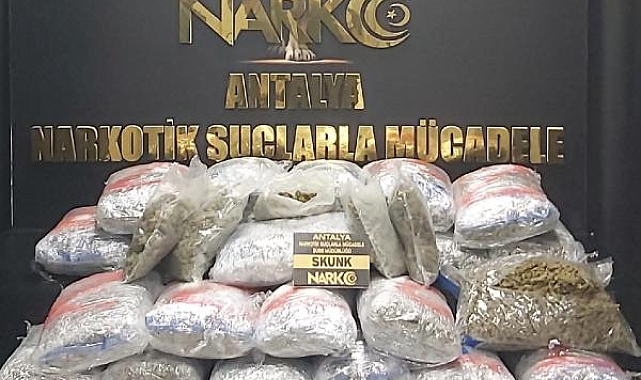 Antalya polisinden narkotik operasyonu: 3 tutuklama