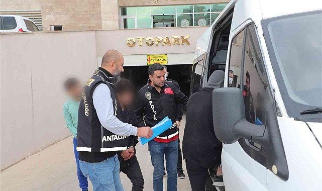Antalya'da aranan 70 şüpheli yakalandı