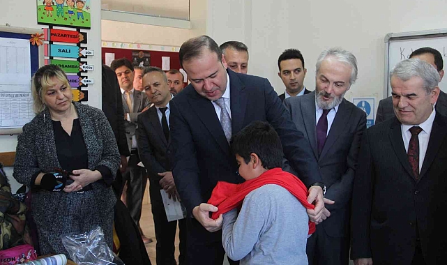 Antalya'da öğrencilere 1 yılda 40 bin spor malzemesi dağıtıldı