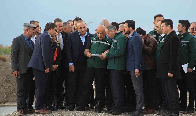 Bakan Kirişci: "Selden 3 bin 254 çiftçi, 12 bin 106 dekar sera alanı etkilendi"