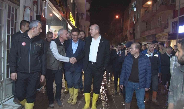 Bakan Soylu'dan sel mağduru esnaflara ziyaret