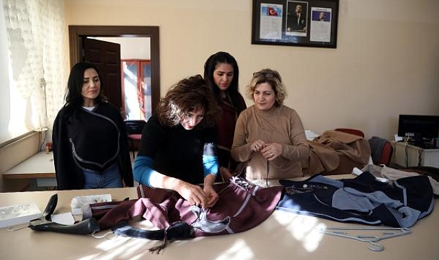 Çobanların 'kepenek'i ile Yörüklerin 'çarpana'sı aynı tasarımda buluştu