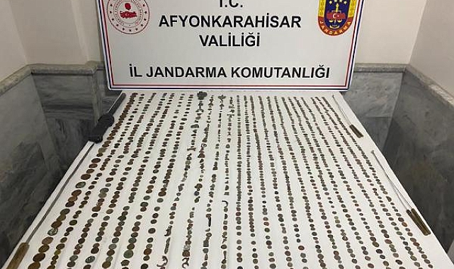 Durdurulan araçta tarihi eser bulundu