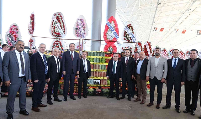Finike Toptancı Hali sezonu açtı