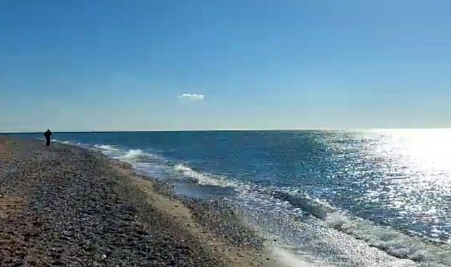 Fırtınalı havada kano ile denize açılan Alman turisti balıkçı teknesi kurtardı