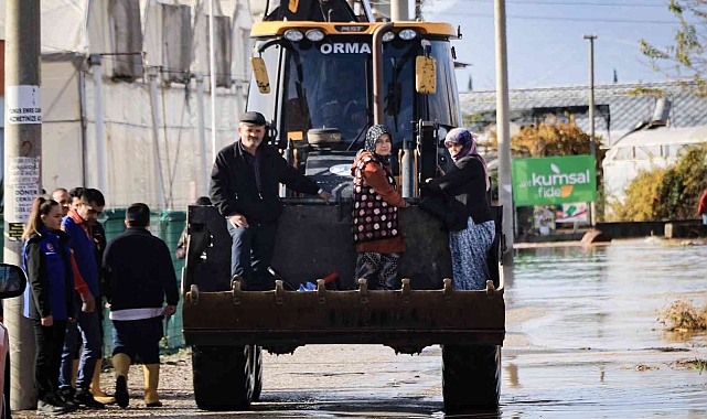 Kumluca'da sel felaketi vatandaşı evsiz ve serasız bıraktı