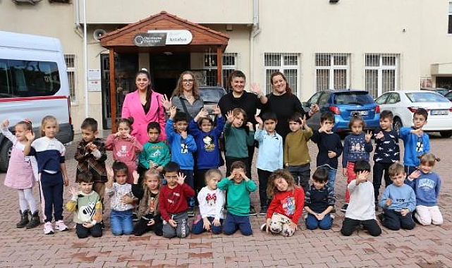 Minikler hem geleneksel sanatları öğreniyor, hem el becerilerini geliştiriyor