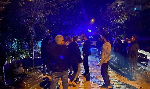 Müstakil evin odunluğunda çıkan yangın, mahalleliyi sokağa döktü